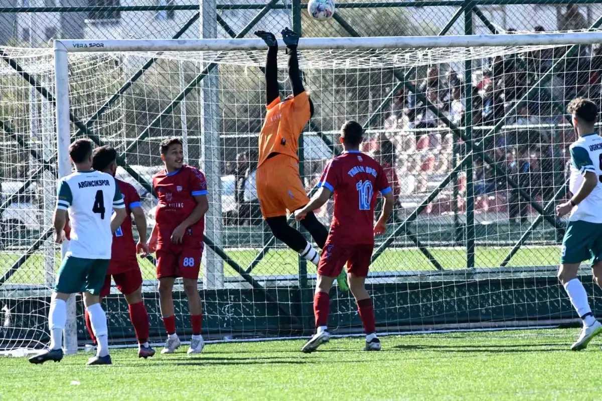 Argıncıkspor, Turanspor’u 4-2 Yendi