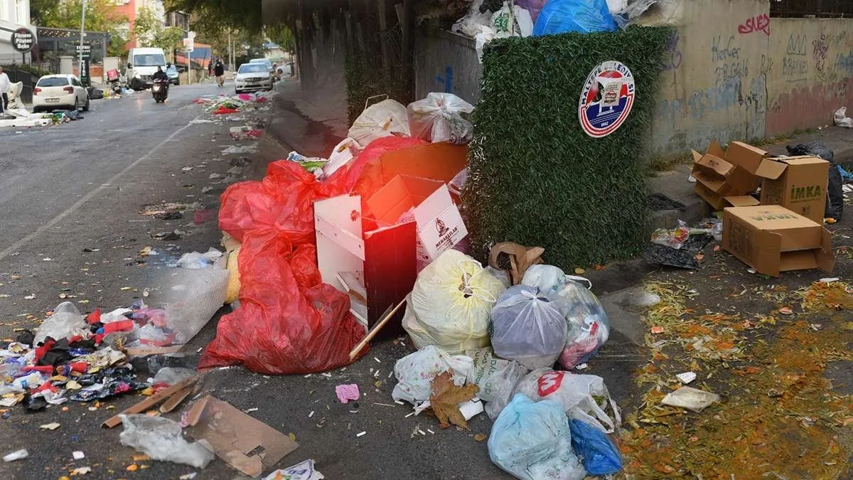 Maltepe’de çöpler toplanmadı: Çöp konteynerleri doldu çöpler cadde ve sokaklara taştı…